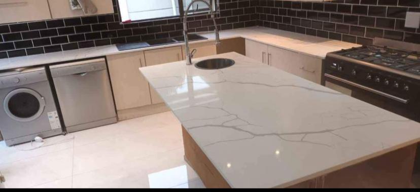 Platform Quartz Kitchens